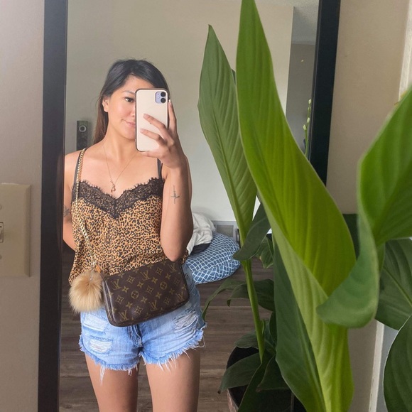 ‼️SOLD‼️ AUTHENTIC Pochette Accesoires 🤎 - Picture 9 of 10